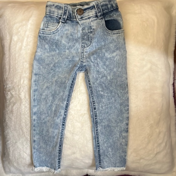 Light - Picture 1 of 1